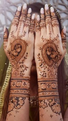 Mehendi Designs For Hands Wedding, Back Mehendi Designs For Hands, Minimalist Mehndi Designs, Minimalist Mehndi, Henna Designs Bridal, Minimal Mehendi, Mehndi Ideas, Henna Inspo