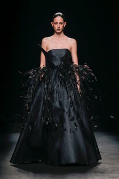 Strapless feather detailed waistline ball gown - HerTrove Marchesa Couture, Isabel Sanchis, Dress With Feathers, Exclusive Gowns, High Low Gown, Tulle Evening Dress, Midi Dress Style, Sleeveless Gown, Long Midi Dress