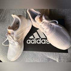 Worn Once Adidas Swift Run, Chrome Color, Chrome Colour, Adidas White, Shoes Adidas, White Adidas, Adidas Shoes, Adidas Women, Swift