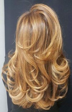 Honey Blonde Hair, Blonde Hair Inspiration, Blowout Hair, Hair Inspo Color, Hairstyles Haircuts, Hair Day