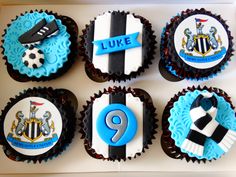 cupcakes decorated with blue and white frosting are arranged in the shape of numbers