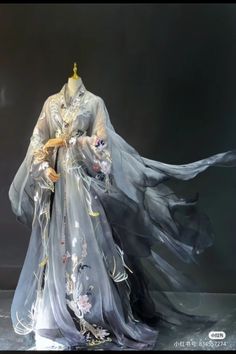 Valyrian Fashion, Ancient Dress, Historical Costuming, Oc Design, Oc Inspo, Hanfu Dress, Traditional Dress, Beautiful Dress, Skin Makeup