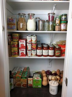 A few months ago we moved into a new home, so it was THE PERFECT time to DECIDE what we truly wanted in our pantry (and what we did not!) - then to become totally organized once again! We eat what is readily available, right? P.S. We have 6 children, always shop/watch the sales, eat at home A... #pantry #storage Clean Pantry, Diy Pantry Organization, Kitchen Revamp, Healthy Pantry, Small Pantry Organization, Eat At Home, Pioneer Life, Clean Kitchen Cabinets