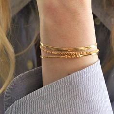 Simple Bracelet in silver, rose or gold chain options, perfect for everyday! •18kt gold filled •6 inches and can have a 1 inch extender•Premium lobster clasp •Water friendly _______________________________________ C O M P L E T E ∙ T H E ∙ L O O K Styled with our Meg and Mama cuff bracelet! Layering Inspiration, Herringbone Bracelet, Gold Bracelet Set, Bracelet In Silver, Herringbone Chain, Gem Necklace, Simple Bracelets, Personalized Bracelets, Dainty Necklace