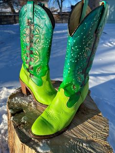 Feel the magic at the end of the rainbow when you wear these boots! Hand painted Emerald Ombré vintage western Boots! Size 6.5M Shiny Cowboy Boots, Multicolor Western Boots For Festivals, Hand Painted Cowboy Boots, Mint Velvet White Boots, Green Western Boots With Pointed Toe, Green Snip Toe Ranch Boots, Multicolor Western Festival Boots, Cartoon Boots, Multicolor Western Boots With Snip Toe