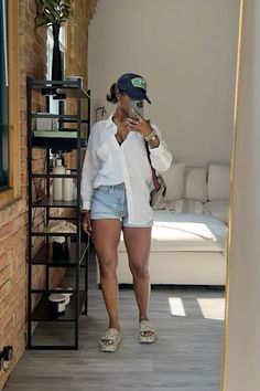 Summer Casual Evening Outfits, Friend Dinner Date Outfit, Summer Button Up Outfit, California Brunch Outfit, Cute Sushi Date Outfit, Orlando Nightlife Outfit, Rainy Summer Outfit Casual, Hamptons Weekend Outfits, Cute And Casual Outfits Black Women