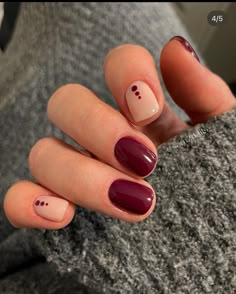 Simple Nail Ideas For Beginners, Nail Art Designs Simple Easy, Short Gel Manicure Ideas, Short Office Nails, Simple Dip Nail Designs, Short Autumn Nails 2024, Easy Fall Nails Simple, Very Short Gel Nails Natural, Nails 2024 Autumn