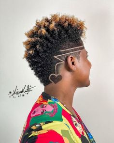 Hair Cuts For Black Women, Black Women With Short Hair, Fade Hair, Short Shaved Hairstyles, Shaved Hair Designs, Shaved Side Hairstyles, Tapered Natural Hair