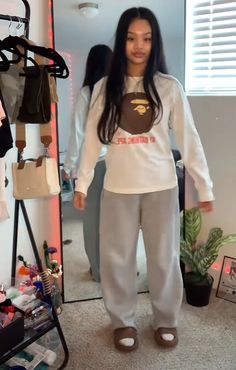 Calm Fits For School, Flee Outfits, Cute Chill Outfits For School, Lazy Outfits For School, Y2k 2000s Outfits, Calm Outfits, Cute Chill Outfits, Street Style Outfits Casual, Chill Outfit