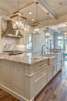 Modern Classic Home Design, Modern Classic Home, Kitchen Lighting Ideas, Elegant Kitchen Design, Kitchen Cupboard Designs, Kitchen Party, Dream Kitchens Design, Creative Kitchen, Diy Kitchen Decor