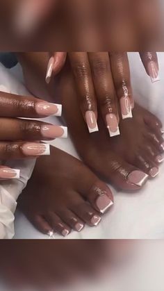 Journal Therapy, Girls Fun, Cap Ideas, French Tip Acrylic Nails, Simple Acrylic Nails, Work Nails, French Acrylic Nails, Short Square Acrylic Nails