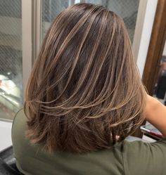 Sleek Short Hair, Bob Haircuts For Black Women, Long Hair Highlights, Haircuts For Black Women, Dark Brunette Hair, Hair Highlights And Lowlights, Brunette Hair With Highlights, Hair Upstyles