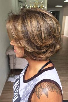 On-Trend Ideas Of Feathered Hair Cuts For Every Length And Taste ★ Feathered Hair Cut, Skirt Diy, Brunette Balayage, Layered Bob Hairstyles, Short Hairstyles For Thick Hair, Penteado Cabelo Curto, Haircut For Thick Hair, Short Hairstyle, Feathered Hairstyles