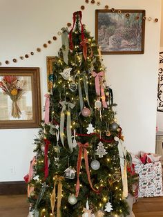 a decorated christmas tree in a living room