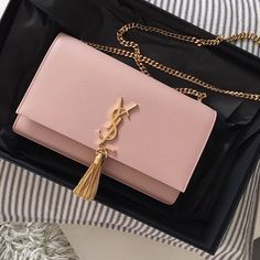 Pinterest Nerea Aizpuru Saint Laurent Wallet On Chain, Tas Lv, Dior Parfum, Extra Petite, Lv Bags, Luxury Purses, Fancy Bags, Cute Purses, Saint Laurent Wallet