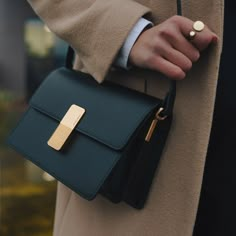 Gabriel Gold Edition - Black Box Leather Atelier Auguste Bag, French Handbags, Luxury Bag Brands, Everyday Shoulder Bag, Elegant Handbags, Leather Craftsmen, Everyday Purse, Italian Leather Bags, Leather Pocket