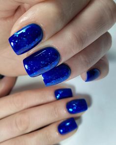 Fall Blue Nails 2024 27 Ideas: Trendy Designs and Inspirations for the Season Deep Royal Blue Nails, Blue Chrome Dip Nails, Dark Blue Metallic Nails, Dip Nail Colors For Fall 2024, Chrome Nails With Glitter, Blue Nails Bright, Cobalt Blue Nails Designs, Electric Blue Nails Design, Sapphire Blue Nails