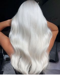 Pearl White Hair, White Blonde Hair Color, Root Retouch, White Ombre Hair, Trendy Hair Color Ideas, White Blonde Highlights, Shadow Roots, Micro Bead Hair Extensions, Beaded Hair Extensions