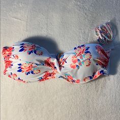 Nwt Never Worn Floral Bandeau Push Up Bikini Top! Comes With Removable Strap To Make It Halter Style. White Bandeau Swimwear With Built-in Bra, White Strapless Tankini For Vacation, White Strapless Swimwear For Summer, White Strapless Tankini For Pool, White Bandeau Swimwear For Spring, White Strapless Tankini, White Bandeau Tankini For Swimming, White Bandeau Tankini For Vacation, White Bandeau Tankini For Beachwear