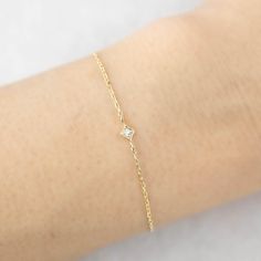 "Tiny star diamond bracelet with a milgrain finish on the setting adds more details to this simple diamond bracelet. Can be paired and layered with all your favorite bracelets as it is so subtle and simple. A lightweight yet very sturdy piece with your choice of 14k gold. Purchase this beautiful piece for special occasions such as birthdays, anniversaries, Christmas, Mother's Day, Valentine's Day, or even for bridesmaids! * Star charm size: ≈5mm x ≈3.6mm * Diamond weight: ≈0.02ct G SI1 * 14k dia Braslate Design, Simple Diamond Bracelet, Simple Diamonds, Star Chain, Bracelet Dainty, Tiny Star, Rose Gold White, 18k Gold Ring, Star Bracelet