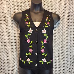 Blair Vintage (80's-90's) Deadstock 100% Cotton Daisy Printed Button-Up Vest Womens Size Large *Tag Says This Is A Small! Would Easily Fit A Modern Large - Read Below For Measurements. Brand New With Original Tags Beautiful Vintage Clothing Piece <3 Solid Black Sleeveless Vest Pink & White Painted Flowers On Front Super Cute Little Daisy Button Closure (4) V Neckline, Regular Cut Length 100% Cotton Machine Wash Cold, Tumble Dry Low Do Not Bleach Measurements Are Approximate Bust (Pit To Pit) : 2 Black Vest With Button Closure For Spring, Vintage Black Vest For Spring, Black Vintage Vest For Spring, Cottagecore Teacher, Vest Womens, Painted Flowers, Daisy Print, Sleeveless Vest, Black Sleeveless