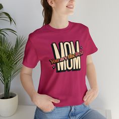 "👉 SOBRE NUESTRO: Mom You Are The Best T-shirt, Mother's Day Gift, New mom gift, Birthday Gift For Mother, Sweatshirt, Special Design Clothing for Mom Camiseta estampada diseño original Regálale esta hermosa camiseta a la mejor persona del mundo. Tu mamá Regalo para el día de la madre pero también para cualquier día porque todos los días son especiales para mamá ⭐ Camiseta para mujer Bella+Canvas 3001 - 100% algodón Airlume peinado y ring-spun - El algodón suave y el estampado de calidad hacen que los usuarios se enamoren de él una y otra vez. - Estas camisas tienen cuellos acanalados para reforzar la forma. - Impreso y enviado desde los Estados Unidos. - Debido a las diferencias entre monitores, los colores reales pueden variar ligeramente de lo que aparece en línea. ⭐ INSTRUCCIONES DE C Pink T-shirt With Funny Text For Gift, Pink T-shirt With Funny Text As Gift, Pink T-shirt With Funny Text As A Gift, Mother's Day Graphic Tee Tops As Gift, Custom Text Top For Mother's Day Gift, Pink T-shirt With Text Print As Gift, Mother's Day Crew Neck T-shirt With Funny Text, Mother's Day Graphic Tee T-shirt Gift, Mother's Day Gift Graphic Tee T-shirt