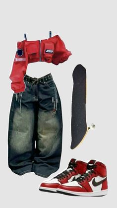 Fun skating fit! #skate #skatergirl #skateboarding #skateboard #skateraesthetic Skating Aesthetic Outfits, Skateboarder Outfits, 2yk Outfits, Outfit Tomboy, Types Of Clothing Styles, Street Style Outfits Casual, Fasion Outfits, Baddie Outfits Ideas, Trendy Outfits For Teens