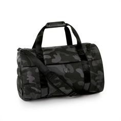 Introducing one of the hottest trending collection items this winter - The Heys Puffer Duffel Bag. Turn heads with the new Puffer Duffel at the gym, as a carry-on or a local weekend trip. This bag has you covered with its spacious inner compartment, separate exterior zippered shoe compartment, water bottle pocket, camouflaged front zipper pocket and more. Passport Office, Luggage Shop, Weekend Trip, Green Item, At The Gym, Waist Bag, Duffel Bag, The Gym, Travel Accessories