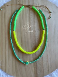 Beautiful necklaces to give color to your style! Trendy Yellow Round Bead Necklaces, Trendy Yellow Round Beads Necklaces, Trendy Yellow Necklaces With Round Beads, Trendy Handmade Green Necklaces, Handmade Neon Jewelry For Summer, Yellow Choker Necklace For Summer, Yellow Summer Choker Necklace, Trendy Summer Green Choker, Trendy Green Beaded Necklaces