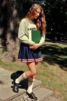 Pom Pom Girl, A Skirt, Mode Vintage, School Fashion, 70s Fashion, American Apparel, 90s Fashion, A Girl