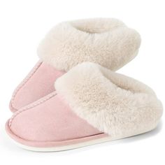 These slippers are sure to be the perfect choice for you. When the weather suddenly changes, you'll find an urgent need for a pair of these super warm house shoes. These cute, comfortable and durable plush slippers will accompany you through every warm moment. There is no doubt that when you wear these soft and fluffy memory foam slippers, it will bring you comfort all day long and eliminate your fatigue and worries. You can wear them to walk around every corner of your home and share your relax Pink Slippers, Comfy Slippers, Cute Slippers, Fashion Slippers, Dream Gift, Fuzzy Slippers, Slippers Cozy, House Shoes, Winter House