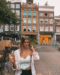 Summer European Fashion, Summer Photo Ideas, Amsterdam Fashion, Night Photo, Wine Night, Zara Fashion, Zara Girl, Night Photos