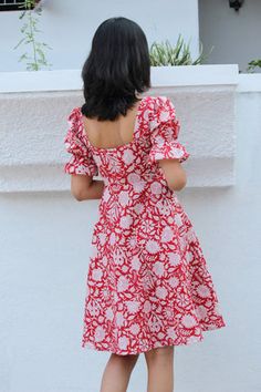 Shirt Styling Ideas, Cotton Frock, Cotton Dress Pattern, Shirt Styling, Indian Dresses For Women, Frocks And Gowns, Simple Frock Design, Casual Frocks, Simple Frocks