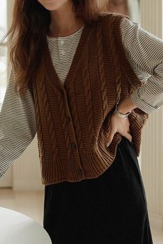 Surfergirl Style, Woman Boots, Streetwear Jackets, Outfit Winter, Vest Outfits, Shoes Woman, Inspiration Mode, Mode Inspiration, Fall Winter Outfits