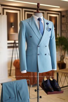 Looking for the best collection of Lambert Sky Blue Pointed Lapel Double Breasted Custom Prom Mens Suit with affordable price? Shop Pool Peaked Lapel men's blazers at BradyMensuit with free shipping available. Mens Suit Design, Stylish Mens Suits Wedding, Sky Blue Suit Men, Classy Suits Men, Sky Blue Blazer, Double Breasted Suit Men, Sky Blue Suit, Prom Men, Prom For Guys