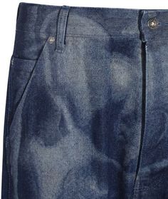 These oversized jeans in blue denim with an all-over body scan motif are the perfect statement piece for a casual, cool look. The button closure, five-pocket design, and cargo pocket on the right leg make them both stylish and practical. Plus, the off-white leather patch at the back adds a touch of luxury to this laid-back style. Button closure Five-pocket design Cargo pocket on right leg Off-white leather patch at the back Body Scan, Oversized Jeans, Body Scanning, Off White Mens, Cargo Pocket, Laid Back Style, Diaper Backpack, Blue Denim Jeans, Leather Patches