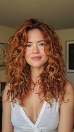 Curly Hair Cuts Round Face, Naturally Wavy Hair Cuts, Red Curly Hair, Tips Hair, Wavy Haircuts, Natural Wavy Hair, Stylish Haircuts, Round Faces