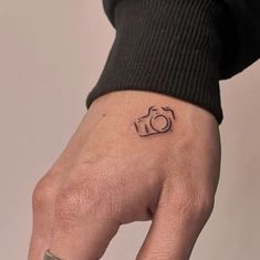 Photography Tatoos Ideas, Digital Camera Tattoo, Minimalist Camera Tattoo, Nikon Camera Tattoo, Camera Lens Tattoo, Stop Watch Tattoo