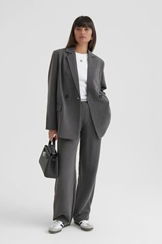 Grey Suit Women, Blazer Oversize Outfits, Tailored Suit Women, School Interview Outfit, Grey Trousers Outfit, Grey Suit Styling, Uni Clothes, Tailored Pants Outfit, Outfit Ideas Oversized