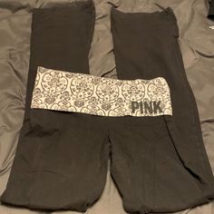 4 Yoga Pants All In Good Used Condition, Feel Free To Make Me An Offer! Y2k Leggings, Foldover Leggings, Victoria Secret Pink Yoga Pants, Dr Wardrobe, Vs Pink Leggings, 2000s Clothes, Victoria Secret Outfits, Low Rise Pants, Pink Yoga Pants