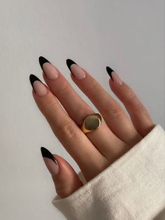 Black French TipAesthetic NailsMinimal Nails Prom Nails, Fire Nails, Classy Nails, Funky Nails, Pretty Acrylic Nails, Chic Nails, Short Acrylic Nails, Nail Arts, Best Acrylic Nails