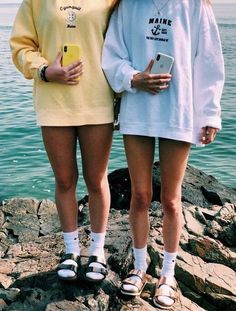 Vsco Style, Best Friend Photoshoot, Best Friend Photos, Vsco Girl, Friend Photoshoot, Fjallraven Kanken, Photoshoot Ideas