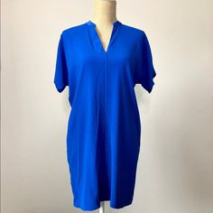 Vince Royal Blue Tunic Shift Dress. Gorgeously Rich Cobalt Blue All Over. Roomy Fit! Split Neck. Center Seam Front & Back. Silk Trim. Slight Dolman Sleeves. Quality, Cozy Material With Slight Stretch. Perfect For Any Season! Wear Over Leather Leggings Or Jeans. Size Xxs / 00 Approximate Measurements... Pit To Pit Lying Flat: 21” Length: 34” Nwot Never Worn, No Flaws To Note. Retail $245 Blouse Spring Summer Fall Autumn Winter Classroom Back To School Work From Home Classic Business Classy Trendy Blue V-neck Shift Dress, Blue Shift Dress With V-neck, Blue Split Neck Summer Dress, Blue V-neck Mini Dress For Daywear, Blue Split Neck Dress For Daywear, Elegant Blue Split Neck Dress, Blue Split Neck Spring Dress, Chic Blue Shift Mini Dress, Casual Royal Blue Knee-length Dress