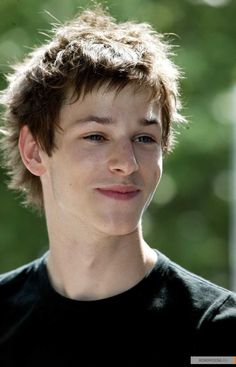 Gaspard Ulliel Fall Haircuts, Gaspard Ulliel, Summer Haircuts, Fall Hair Cuts, Flat Iron Hair Styles, Haircuts Straight Hair, New Haircuts, Men Looks, Fall Looks