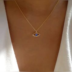 Inlaid Rhinestones Eye-Shaped Charm Necklace Vintage, Urban Fashion Style Retro 18k Gold Plated Rhinestone Evil Eye Protection Pendant Necklace Luxury Pendant For Daily Decoration Protection Good Luck Amulet Turkish Evil Eye Pendant Trendy & Unique Jewelry & Accessories Diamond Rhinestone Necklace As Gift, Gold Crystal Rhinestone Necklace, Gold Rhinestone Necklaces, Gold Plated Jeweled Necklaces As Gifts, Party Jewelry With Diamond Eyes, Jeweled Cubic Zirconia Necklaces For Gifts, Diamond Jeweled Necklace As A Gift, Gold Diamond Rhinestone Necklace As Gift, Cubic Zirconia Jeweled Necklace Gift