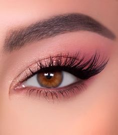 Natural Makeup For Pink Dress, Soft Pink Look Makeup, Light Pink And Gold Makeup Looks, Eye Makeup Light Pink, Blush Pink Eye Makeup, Subtle Pink Makeup Looks, Pink And White Eye Makeup, Glam Pink Eye Makeup, Pink Makeup For Prom