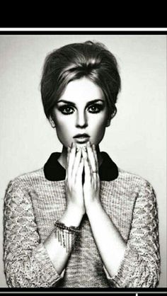 60's hair 60s Photoshoot, Twiggy Fashion, Swinging Sixties, Jesy Nelson, Mixed Hair, Photoshoot Themes, Perrie Edwards