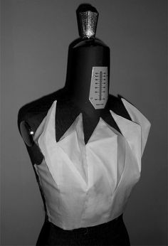 Pattern Magic as a source of inspiration -part 2 - The Shapes of Fabric Pattern Magic Fashion, Architectural Clothing, Fashion Origami, Shingo Sato, Structured Fashion, Pattern Magic, Origami Dress, Pattern Draping, Origami Fashion