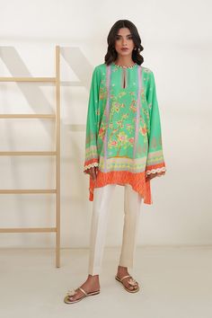 Eida Elegant Summer Tops With Printed Motifs, Green Tunic For Spring Daywear, Green Printed Blouse For Daywear, Green Floral Print Tunic Blouse, Green Tunic For Daywear, Green Digital Print Top For Summer, Green Long Sleeve Tunic With Printed Motifs, Green Long Sleeve Tunic For Daywear, Green Long Sleeve Tunic For Spring