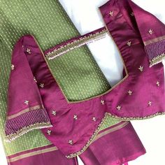 Girly Profile, Banaras Blouse, Normal Blouse, Aari Blouses, Green Blouse Designs, Brocade Blouse Designs, Sari Design, Best Blouse Designs